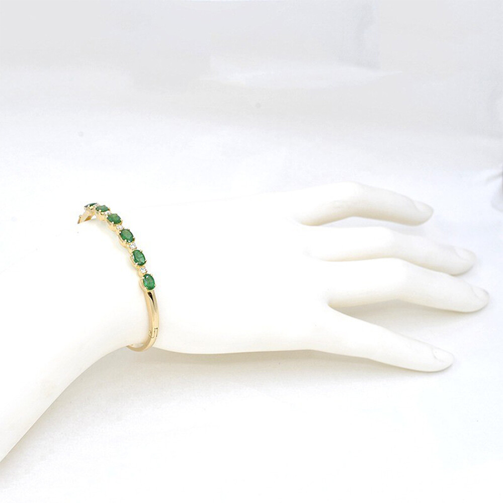 Pulsera En Oro 18K Con Brillantes Y Esmeraldas Pulsera En Oro 18K Con Brillantes Y Esmeraldas