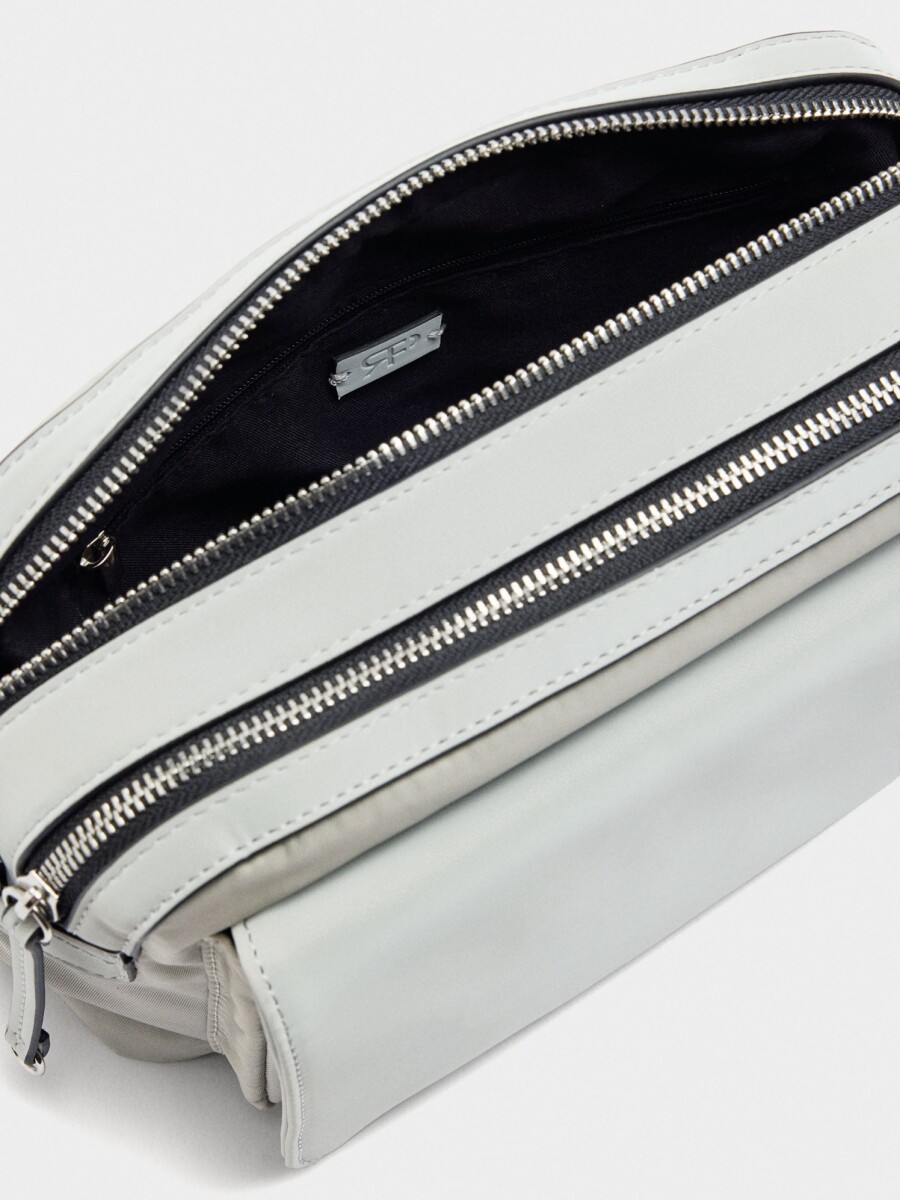 Bolso Bandolera De Nylon Con Solapa blanco