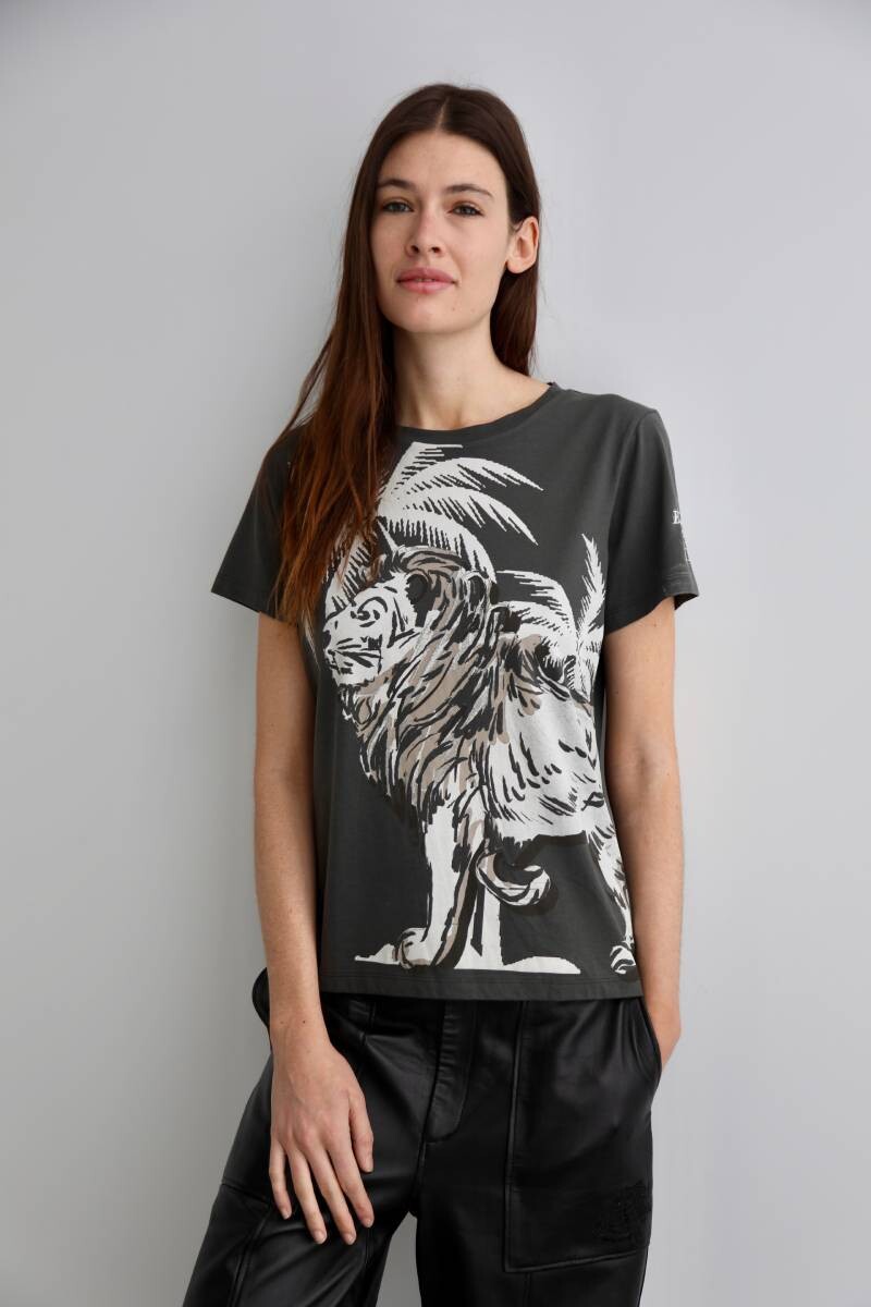 Remera Lion Palms Black 