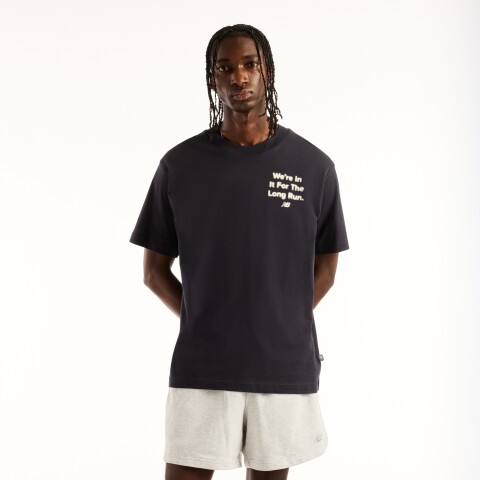 Remera New Balance de Hombre - Foggy Daze 1906 - MT62R4SWDNT DARK GREY