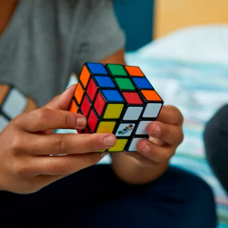 Cubo Mágico Rubik 3x3 Rubik's Original 5.5x5.5cm Cubo Mágico Rubik 3x3 Rubik's Original 5.5x5.5cm