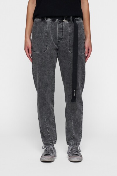 PANTALÓN CON CINTO Negro