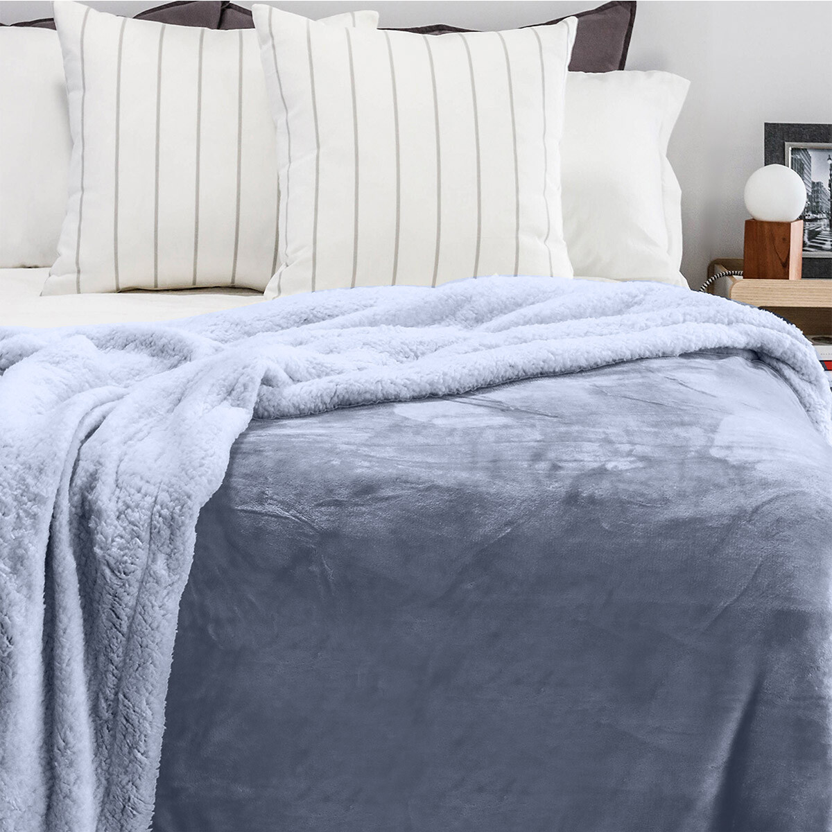 Frazada Flannel con Corderito King Size Richmond 240 x 260 cm - AZUL PIEDRA 