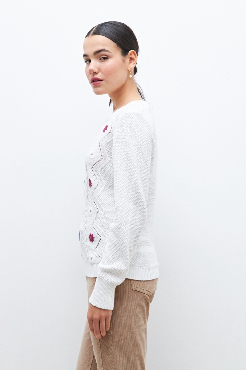 Sweater con bordado floral crudo