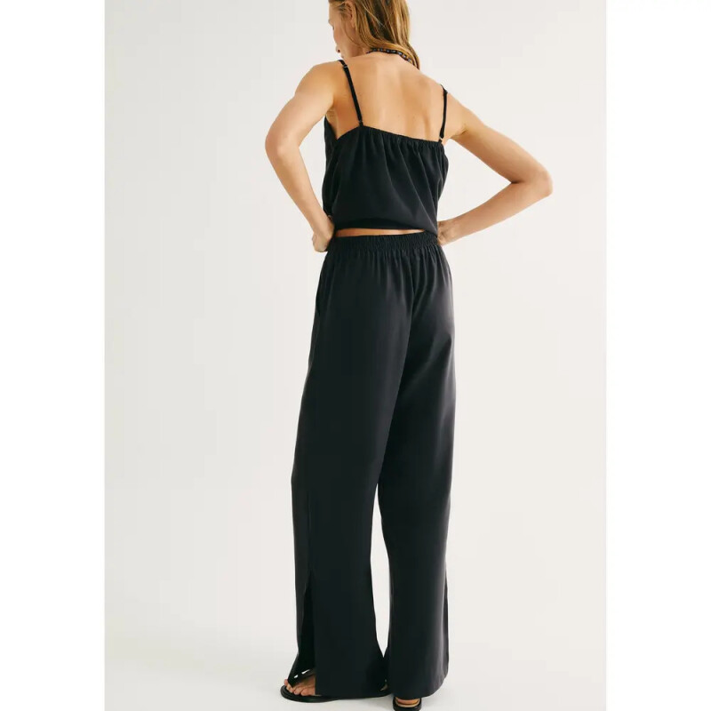 CALCA FEM PRETO ESCURO