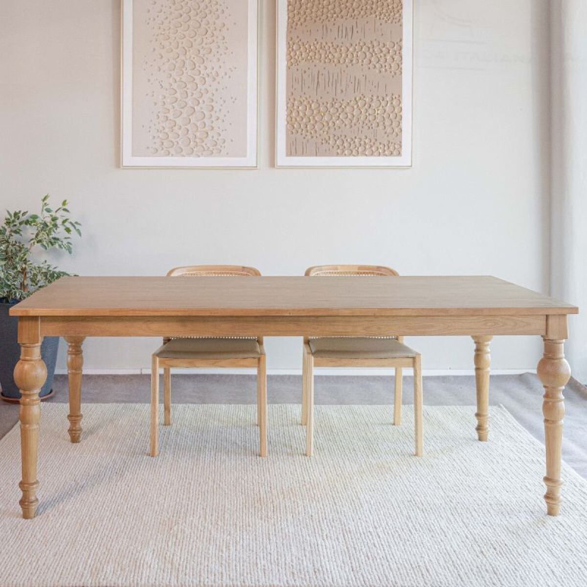 Mesa de Comedor Única / Natural con base blanca 