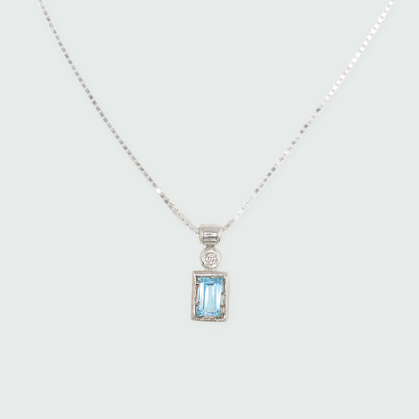 Colgante Brio Baguette de MOON en Plata 925 con brillante y piedra semi-preciosa - Incluye cadena Colgante Brio Baguette de MOON en Plata 925 con brillante y topacio azul - Incluye cadena