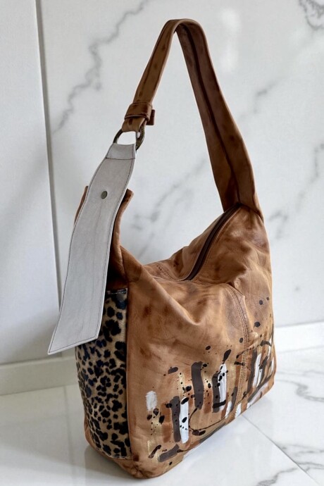 Cartera DEMI Con Arte Pintado A Mano Color Suela