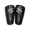 Canillera Umbro Defender Guard 21430U 090 S Canillera Umbro Defender Guard 21430U 090 S