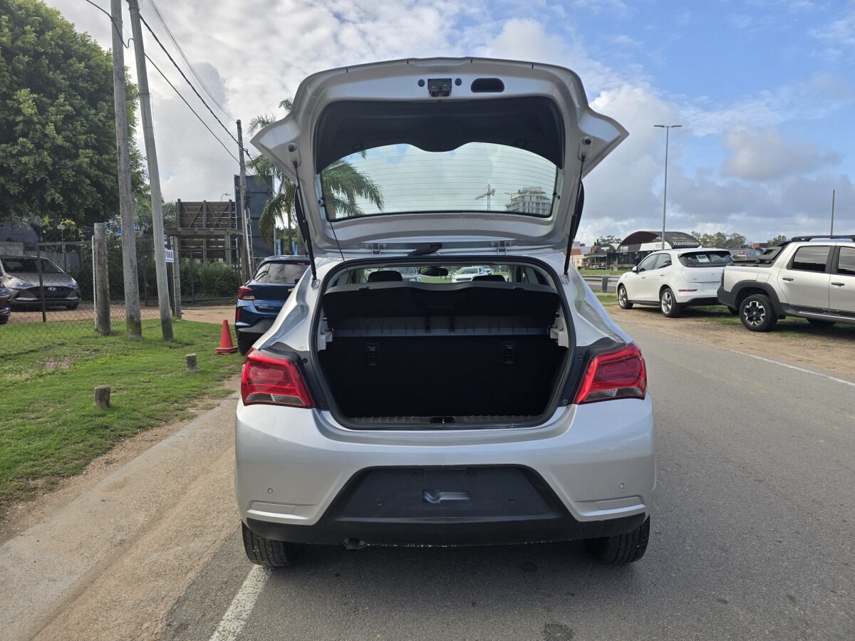 Chevrolet Onix LT 1.0 EXCELENTE ESTADO! | Permuta / Financia Chevrolet Onix LT 1.0 EXCELENTE ESTADO! | Permuta / Financia