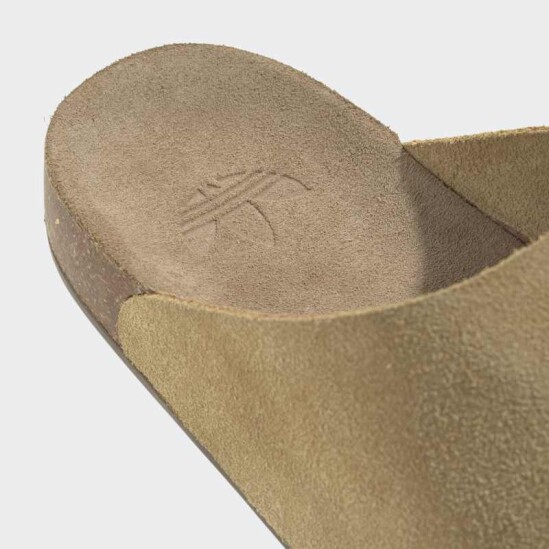 Zuecos Adidas Adimule Beige