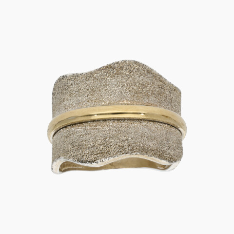 Anillo en Plata 925 y Oro arenado Anillo En Plata 925 Y Oro Arenado
