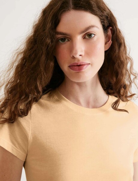 CAMISETA BÁSICA SLIM WORLD AMARILLO