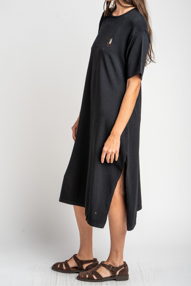 Vestido Tejido Con Bordado Negro