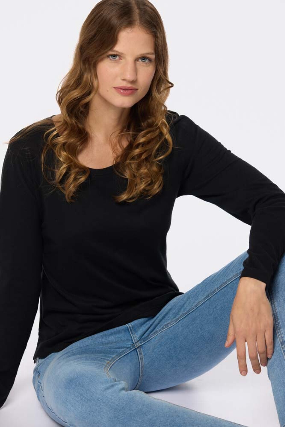REMERA LISA MANGA LARGA Negro