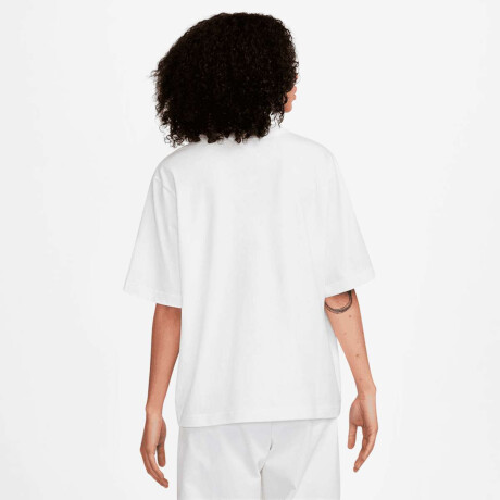 Remera Nike Sportswear Boxy de Mujer blanco
