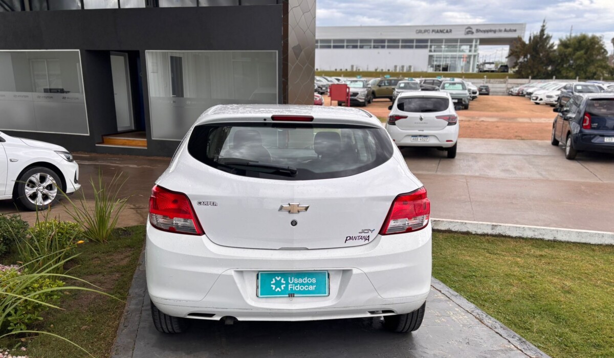 Chevrolet Onix Joy LT 1.0 - 2018 Chevrolet Onix Joy LT 1.0 - 2018