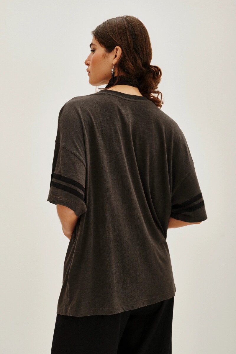 Remera Big Love Gris Oscuro