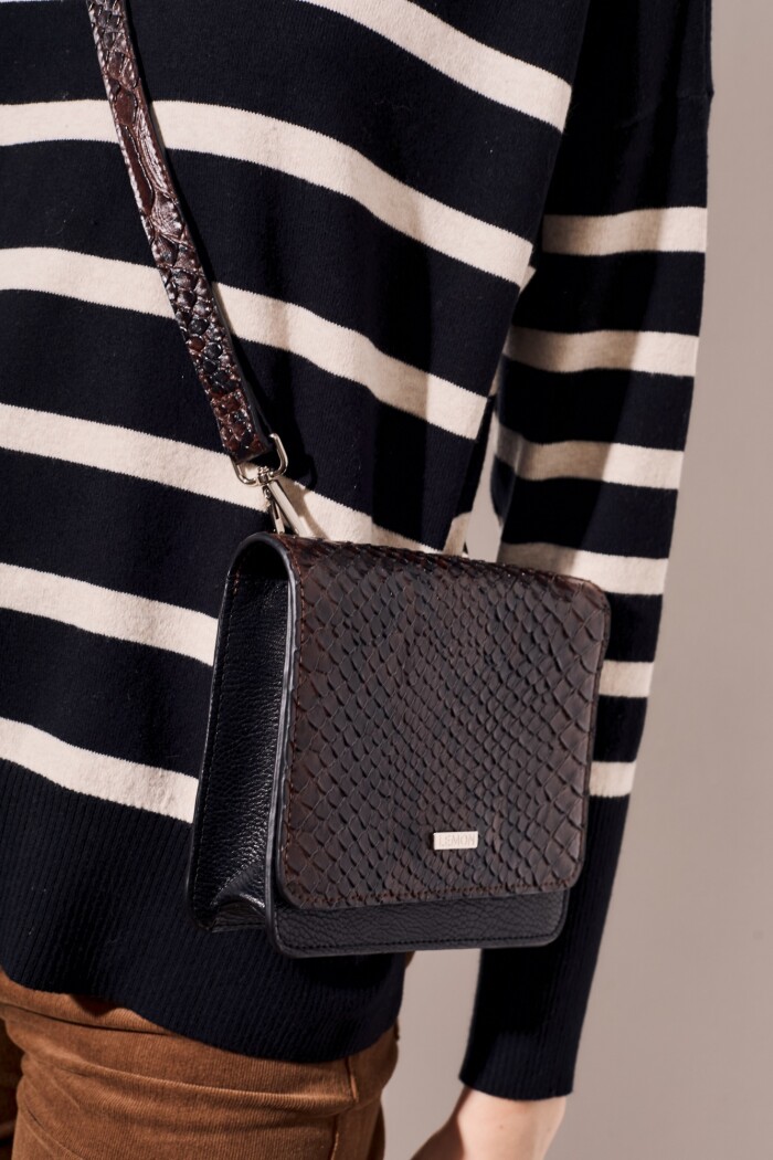 Cartera Snake Texturada Marron