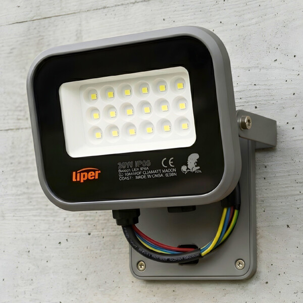 Foco Led 20W Liper IP66 Exterior Interior Reflector Luz Fria Variante Color Negro