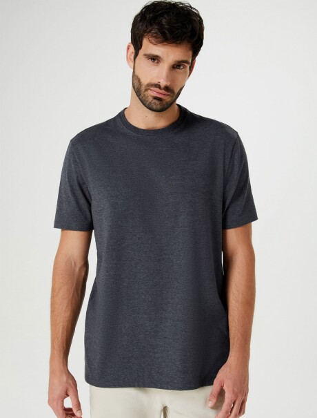 CAMISETA BÁSICA MANGA CORTA GRIS OSCURO