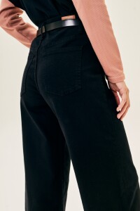 Wide Leg Corduroy Negro
