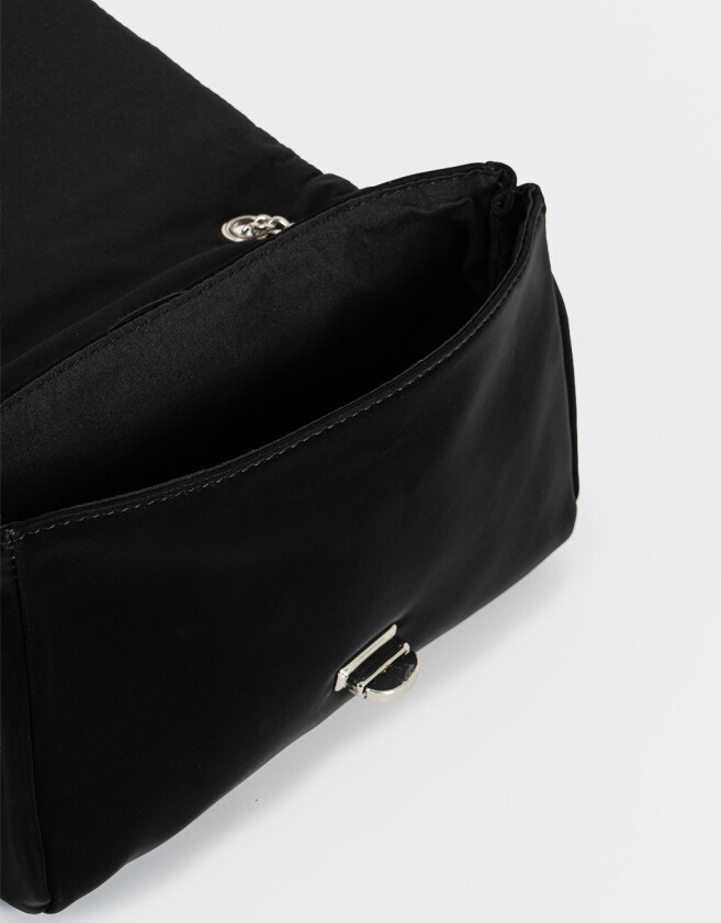 Bandoleras Clasico Bandolera Puffy Con Solapa - Negro