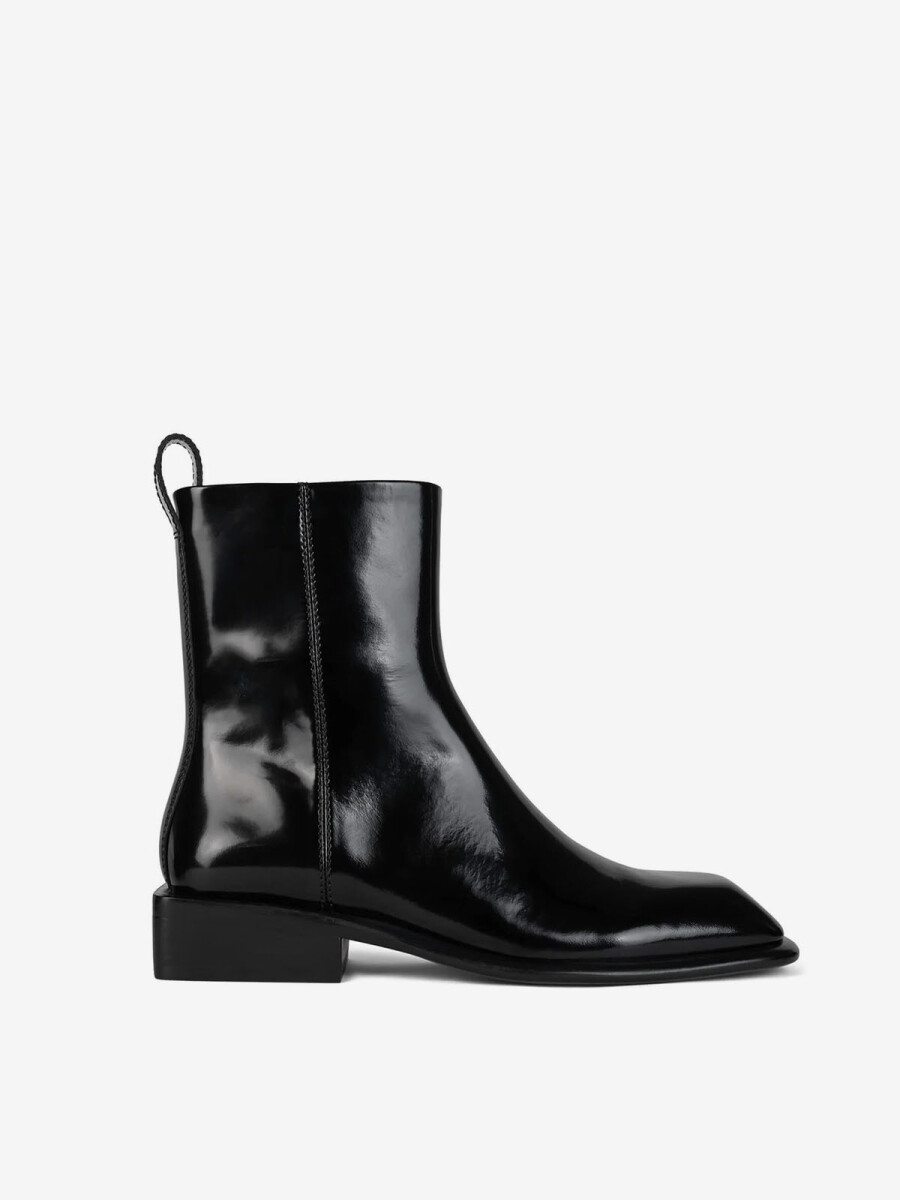 BOTA RAYLESS 