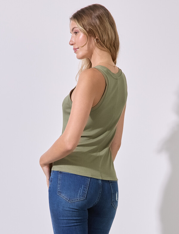 Musculosa Basica OLIVA