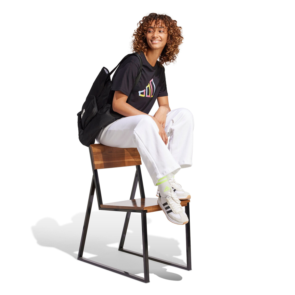 Remera de Mujer Adidas Tech Fill Graphic Adidas - Negro 