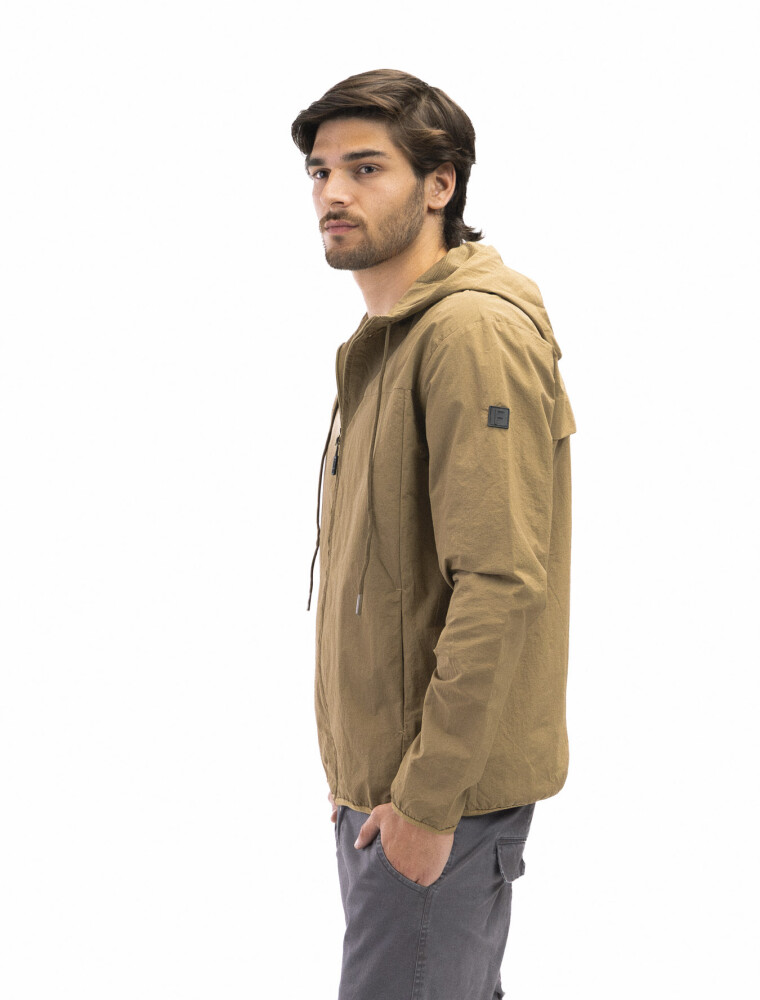 Campera de Nylon Forum Norland Camel