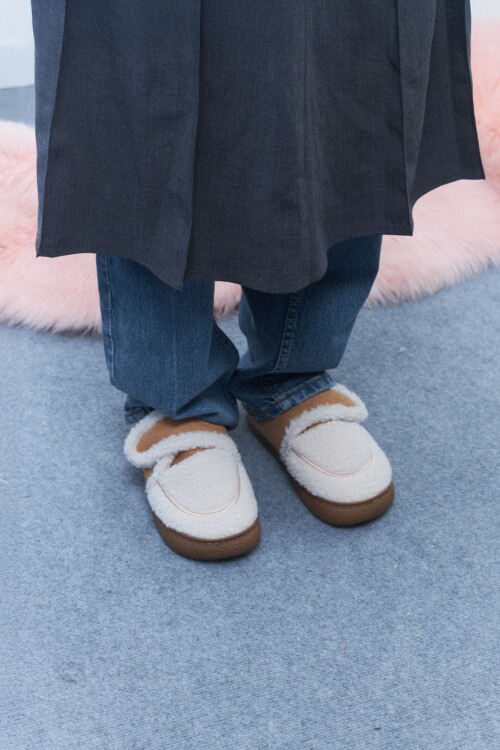 Pantufla corderito suede camel
