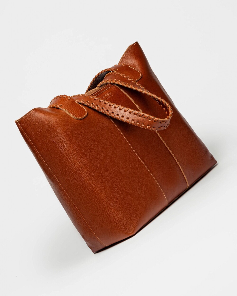 Shopper The Braided en cuero vegetal liso Cuoio