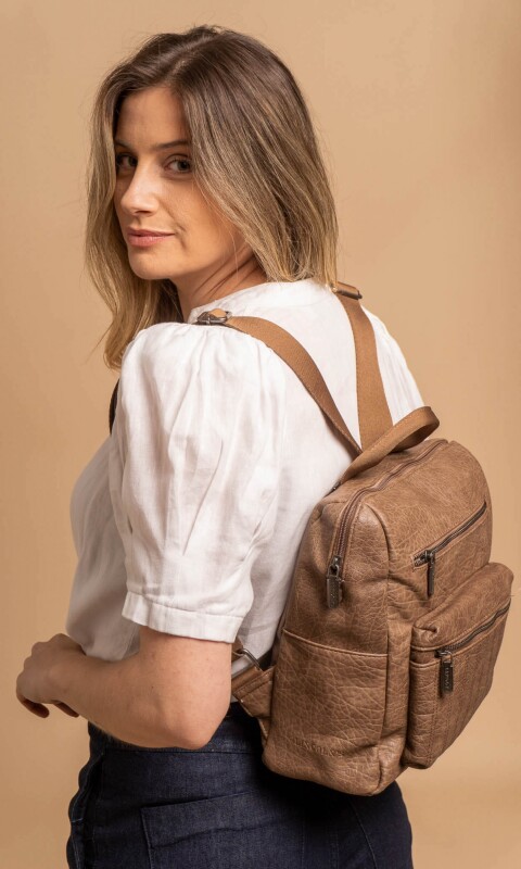 MOCHILA CLAVEL TOSTADO