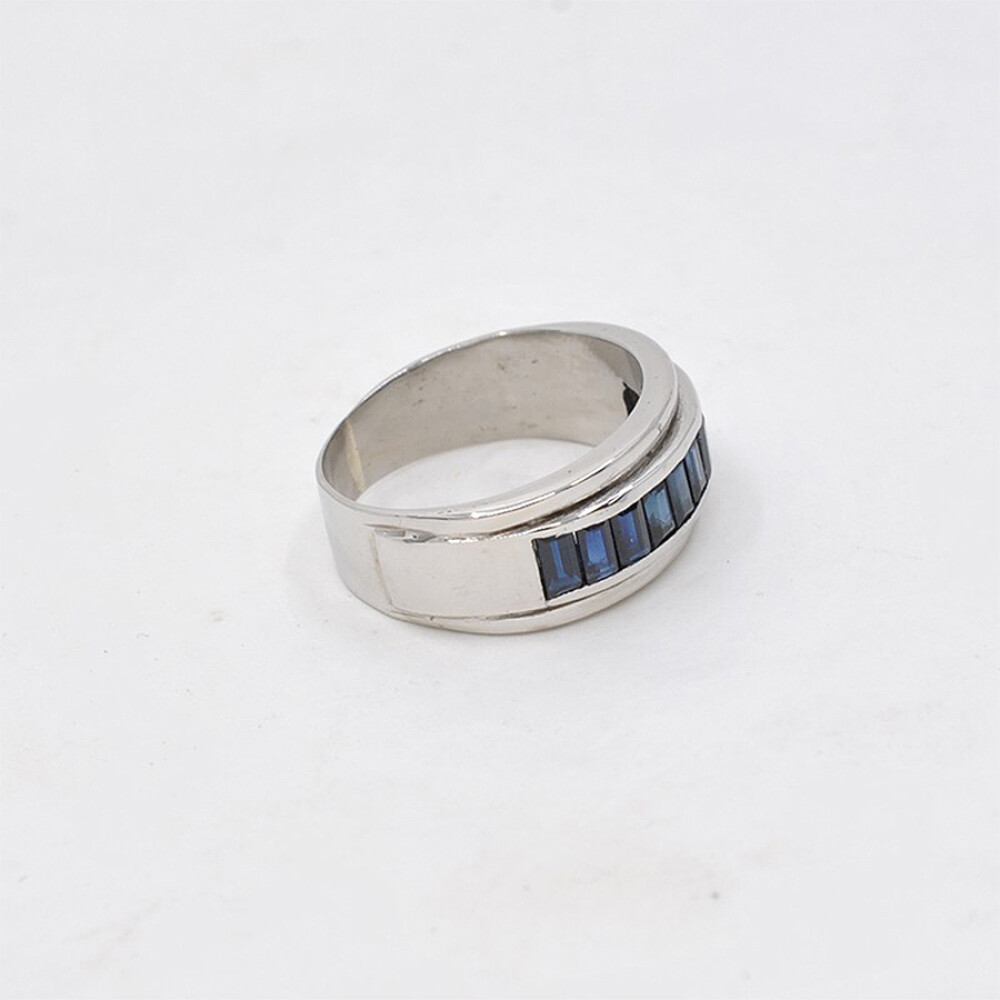 Anillo En Oro 18K Blanco Con Zafiros Anillo En Oro 18K Blanco Con Zafiros