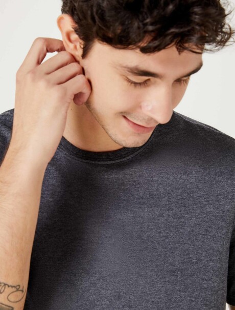 CAMISETA BÁSICA MANGA CORTA GRIS OSCURO