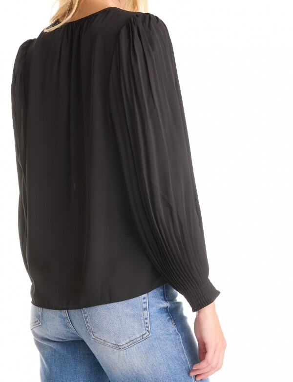 Blusa Gasa Plisada NEGRO