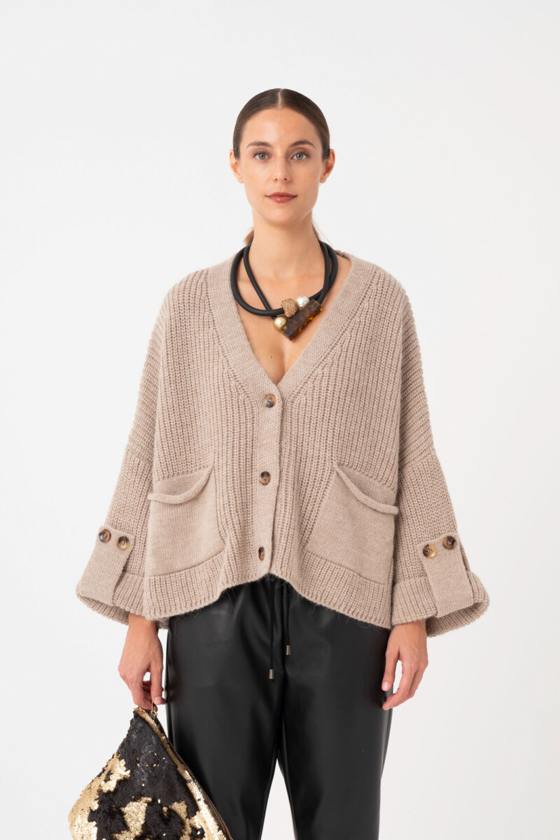 CARDIGAN CON BOTONES Beige