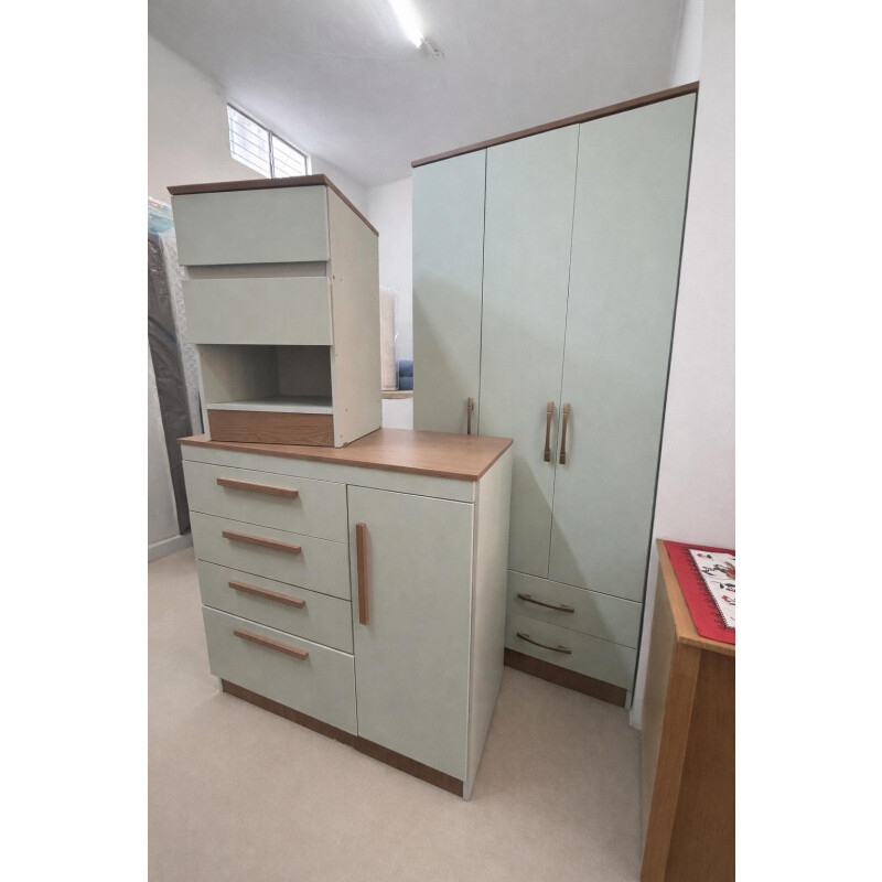 Combo PISTACHO Ropero + Cajonera + Mesa de Luz Combo PISTACHO Ropero + Cajonera + Mesa de Luz