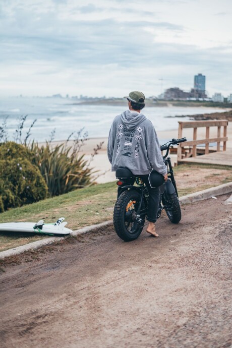 Hoodie Jungla / Gris Wash - Preventa U