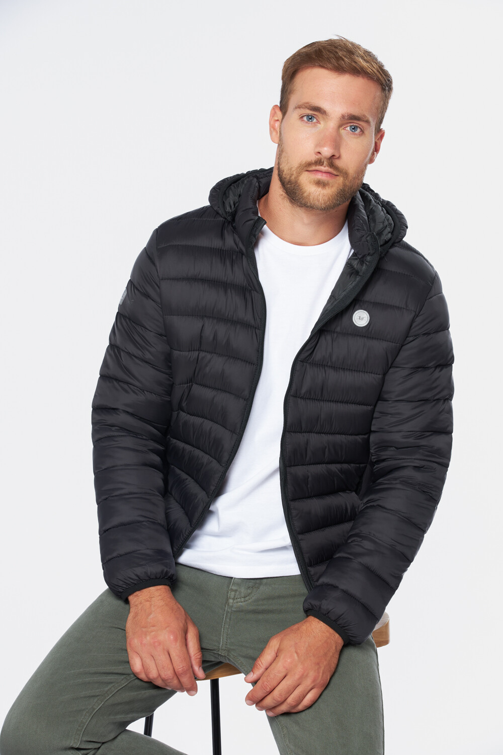 CAMPERA DE ABRIGO CAPITONEADA Negro