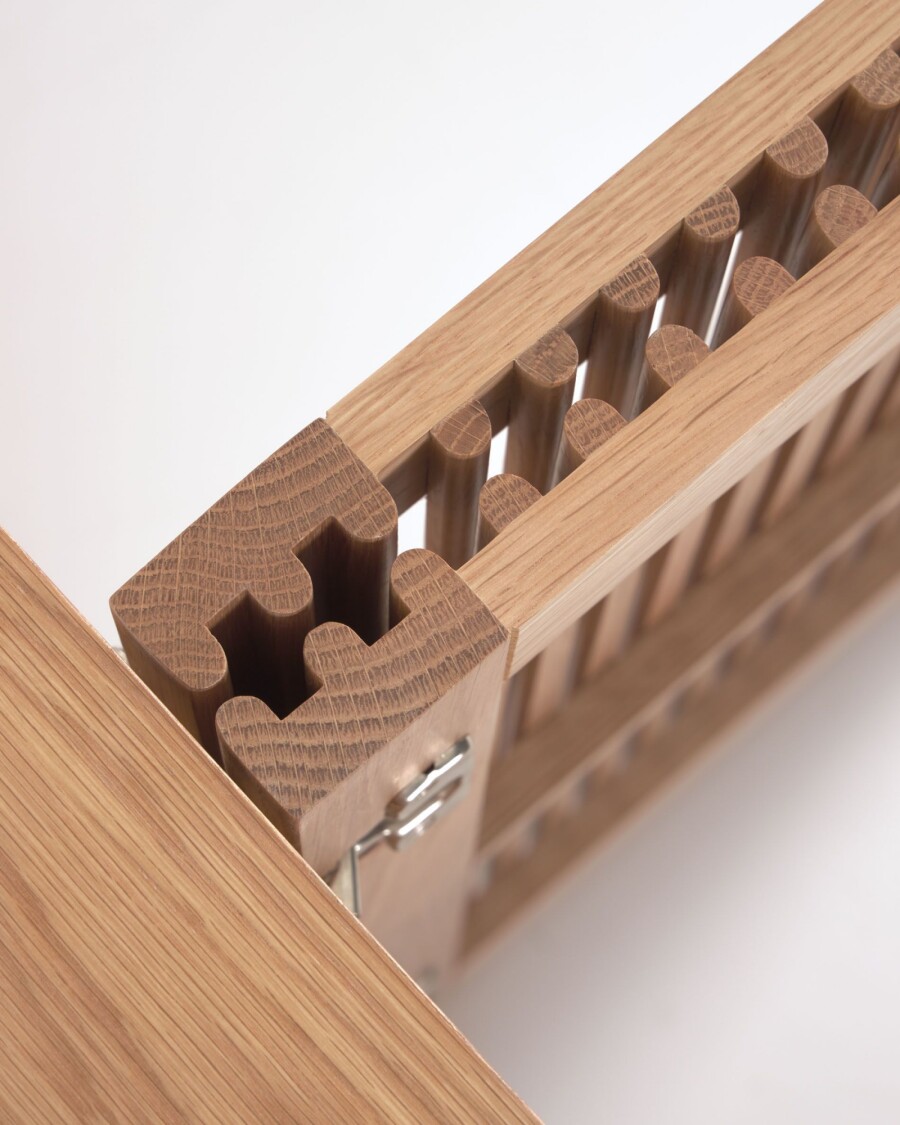 Banco Beyla con 2 puertas de madera maciza y chapa de roble 98,5 cm FSC 100% Banco Beyla con 2 puertas de madera maciza y chapa de roble 98,5 cm FSC 100%