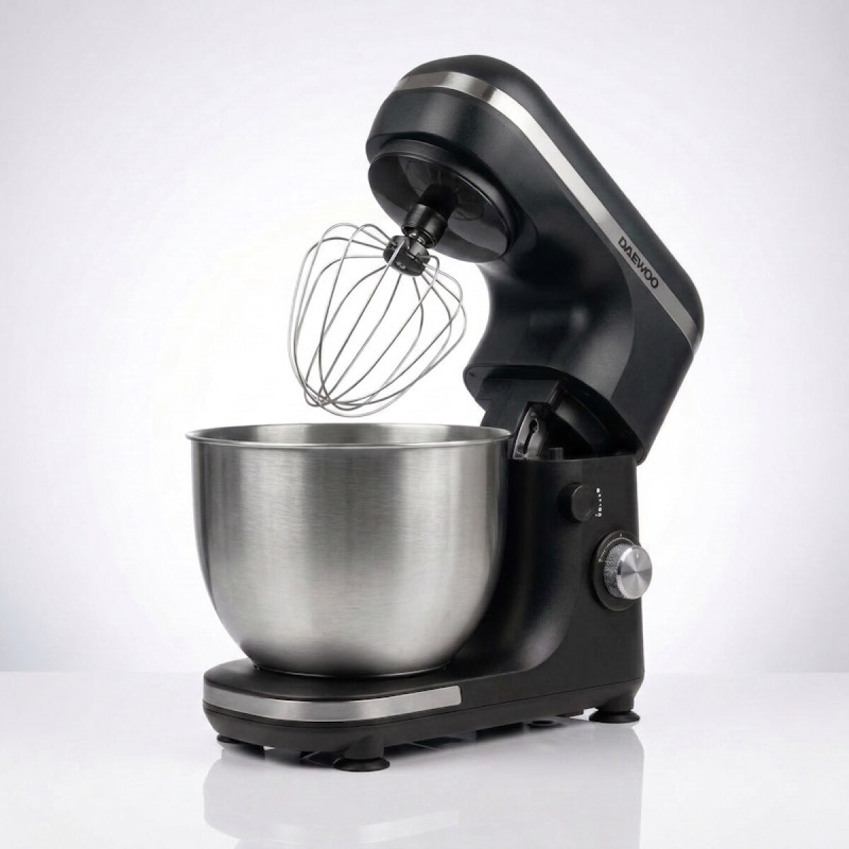 Batidora planetaria Daewoo con bowl | 3 batidores metálicos | Color negro 