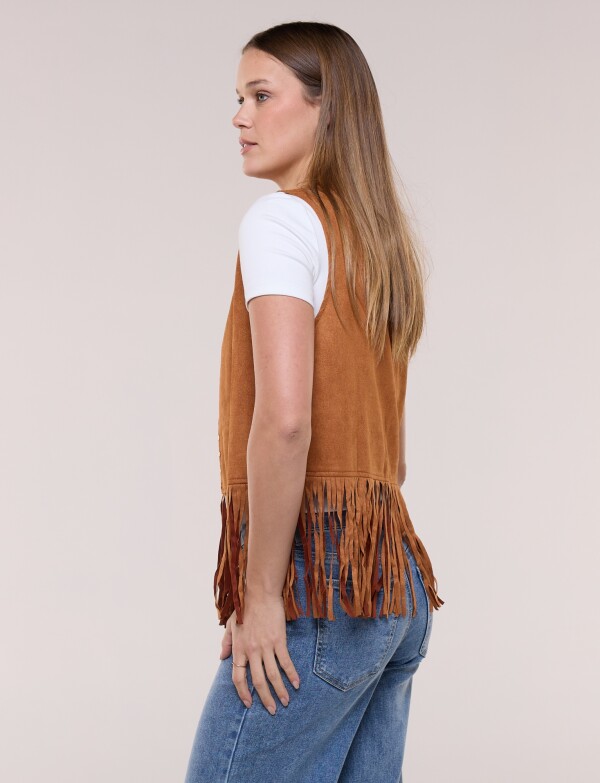Chaleco Suede Con Tachas Y Flecos TOSTADO