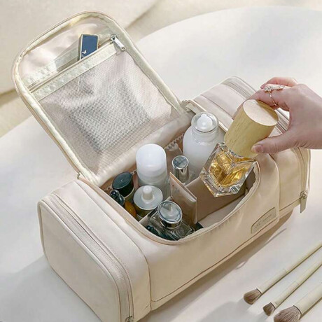 Neceser maletín con varios bolsillos Beige