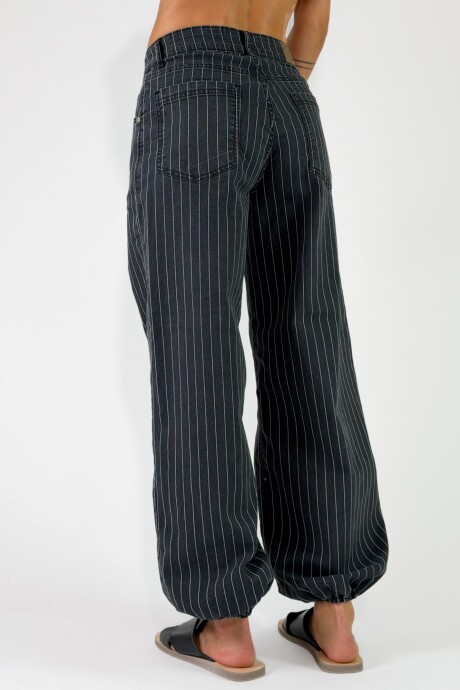 PANTALON TRINDADE RAYADO Negro