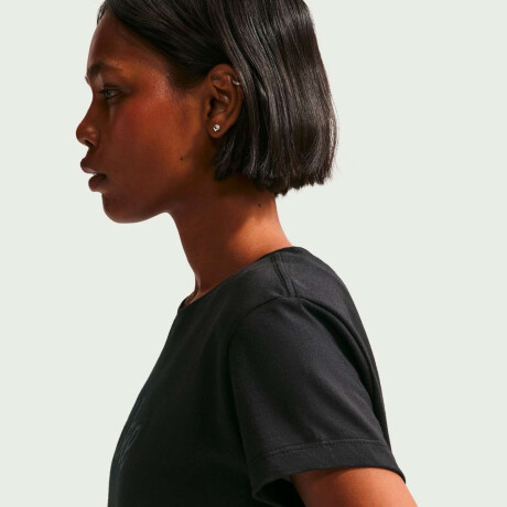 Remera Nike Club Manga Corta Tee Hbr Md S26 de Mujer Negro