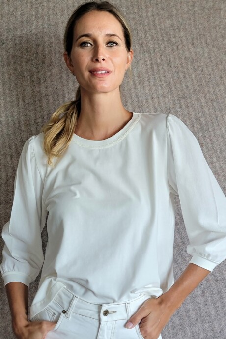 Remera Rose Crudo pespunte al tono