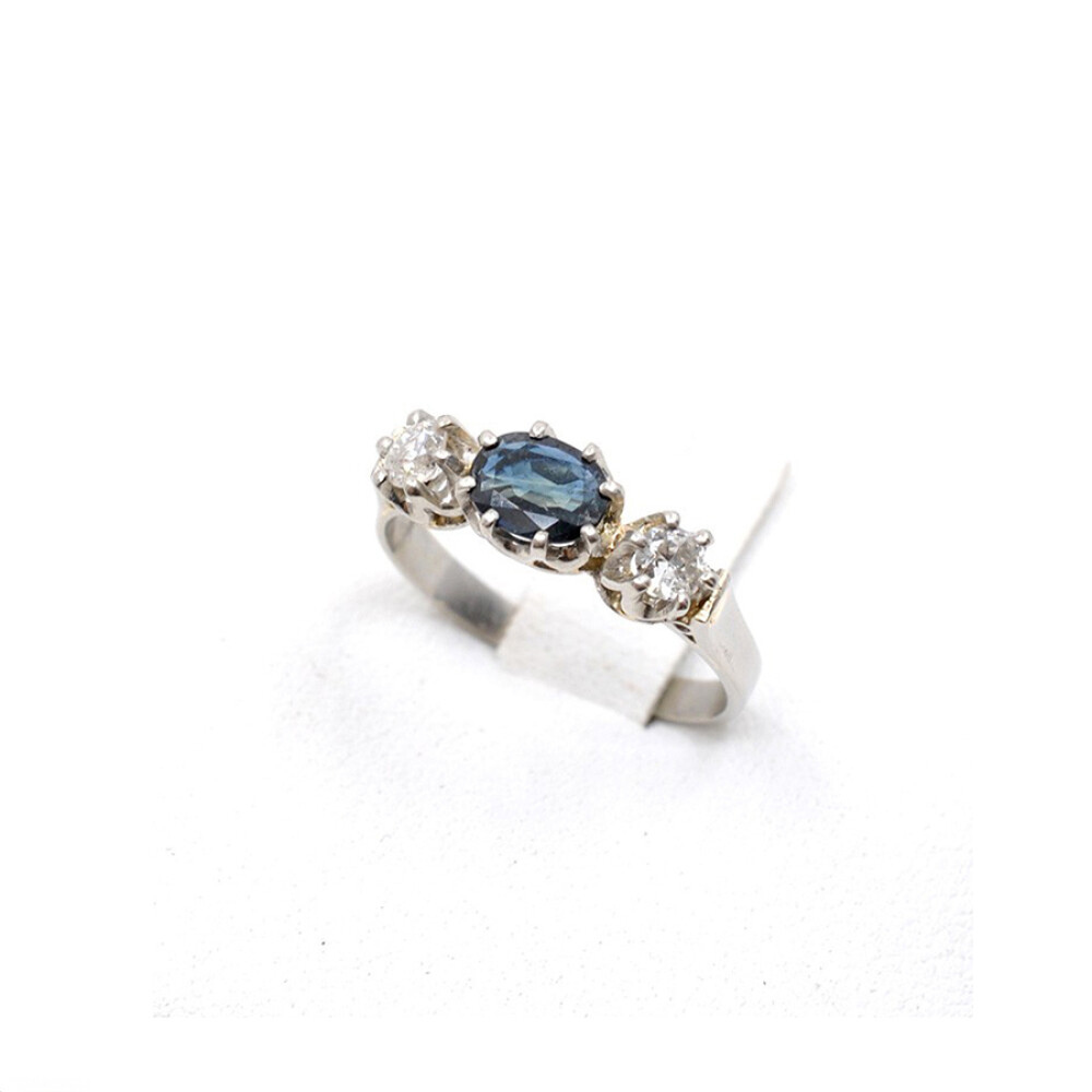 Anillo Estilo Antiguo En Platino Con Brillantes Y Zafiros Anillo Estilo Antiguo En Platino Con Brillantes Y Zafiros