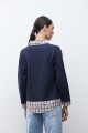 Sweatshirt con camisa azul marino